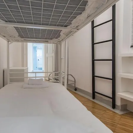 Lovelystay - Chiado 3bedroom Secret Lisbon