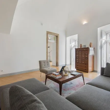 Lovelystay - Chiado 3bedroom Secret Lisbon