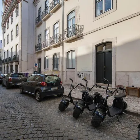 Lovelystay - Chiado 3bedroom Secret Lisbon