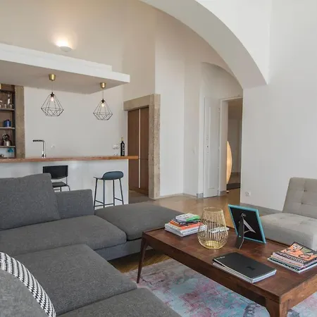 Lovelystay - Chiado 3bedroom Secret Apartment