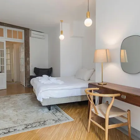 Lovelystay - Chiado 3bedroom Secret