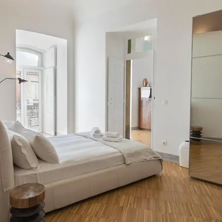 Lovelystay - Chiado 3bedroom Secret Lisbon