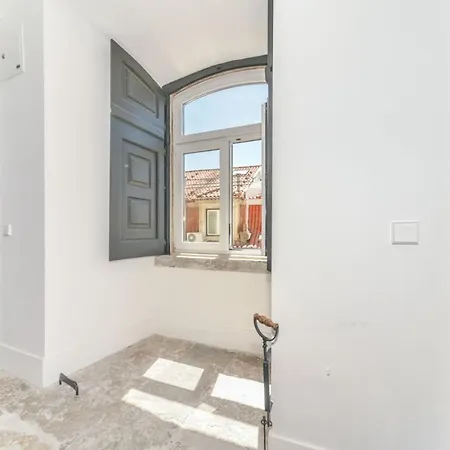 Apartment Lovelystay - Chiado 3bedroom Secret *