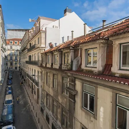 Lovelystay - Chiado 3bedroom Secret Apartment *