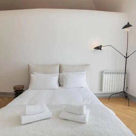 Lovelystay - Chiado 3bedroom Secret