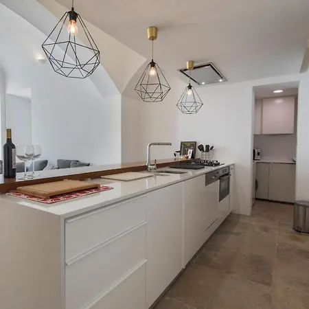 Lovelystay - Chiado 3bedroom Secret Lisboa